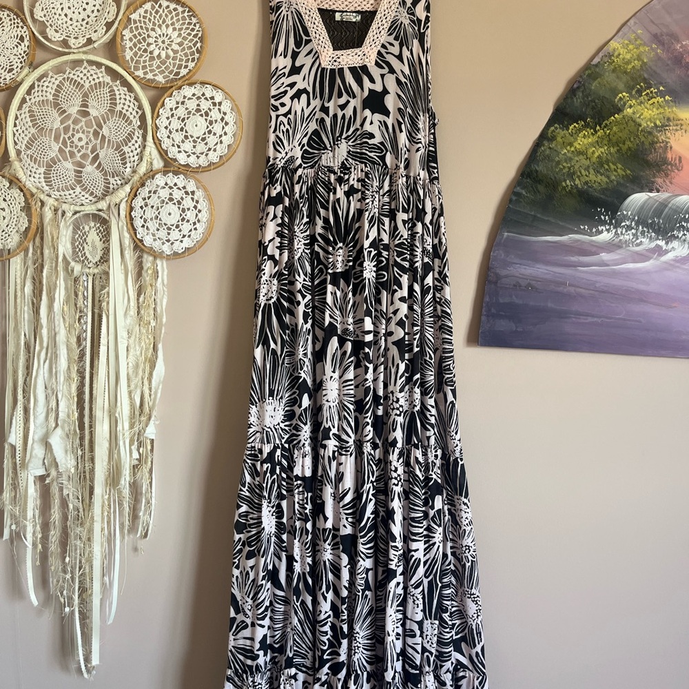 Free People Black and White Sleeveless V-Neck Maxi Sundress